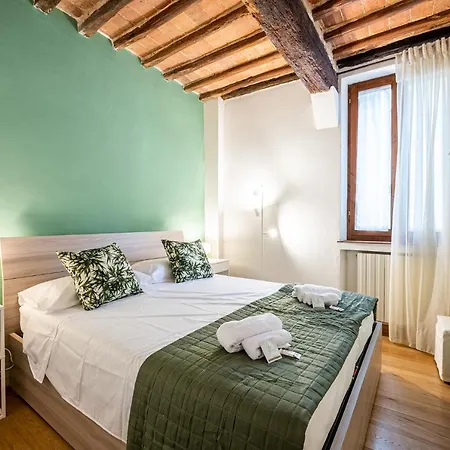 35 Nel Centro Storico Di In The Historic Center Of