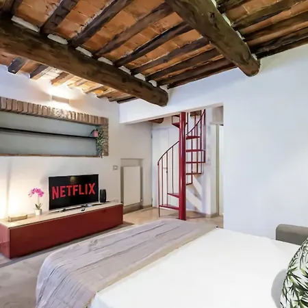 35 Nel Centro Storico Di In The Historic Center Of